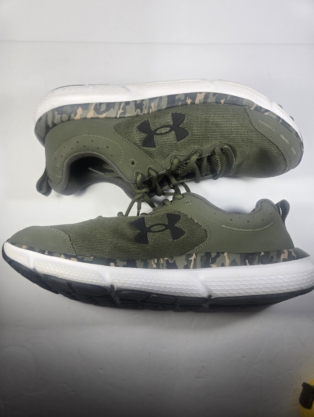 Under Armour Men’s Charged Asset Running Shoes Olive Drab Camo Size 10 WORN ONCE